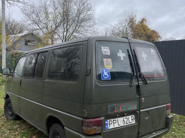 Зелений Фольксваген Transporter, об'ємом двигуна 2.4 л та пробігом 400 тис. км за 1300 $, фото 1 на Automoto.ua