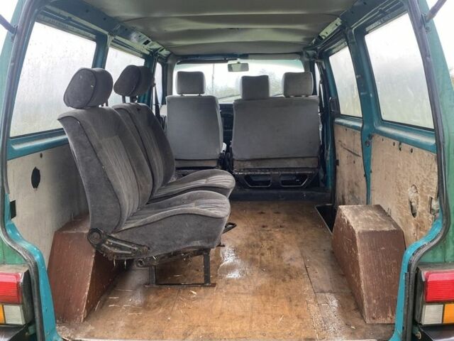 Зелений Фольксваген Transporter, об'ємом двигуна 2 л та пробігом 350 тис. км за 1550 $, фото 4 на Automoto.ua