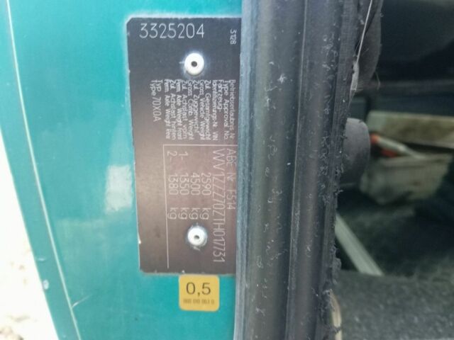 Зелений Фольксваген Transporter, об'ємом двигуна 2.4 л та пробігом 658 тис. км за 4000 $, фото 10 на Automoto.ua