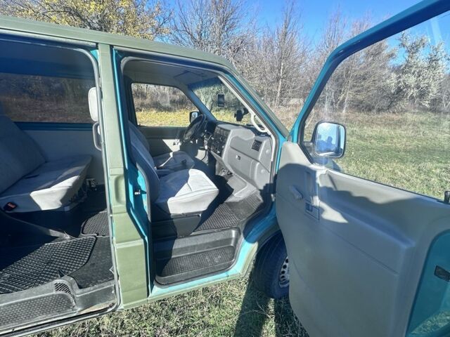 Зелений Фольксваген Transporter, об'ємом двигуна 0 л та пробігом 300 тис. км за 3200 $, фото 6 на Automoto.ua