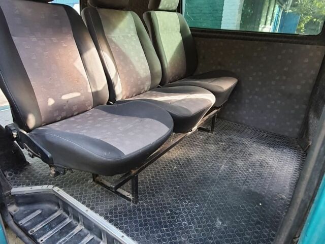 Зелений Фольксваген Transporter, об'ємом двигуна 2.4 л та пробігом 658 тис. км за 4000 $, фото 6 на Automoto.ua