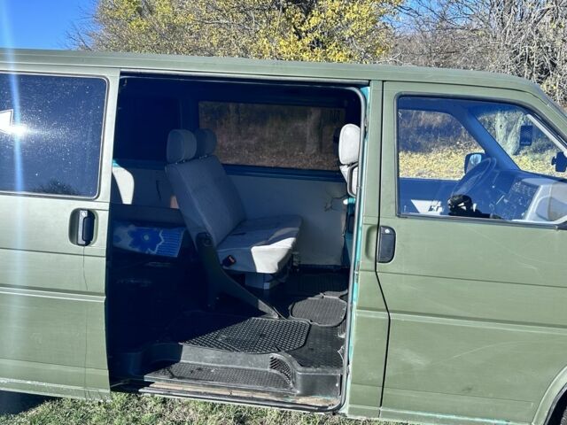 Зелений Фольксваген Transporter, об'ємом двигуна 0 л та пробігом 300 тис. км за 3200 $, фото 5 на Automoto.ua