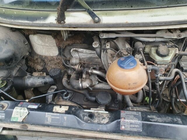 Зеленый Фольксваген Transporter, объемом двигателя 0 л и пробегом 200 тыс. км за 1000 $, фото 2 на Automoto.ua