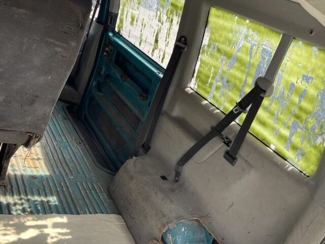 Зелений Фольксваген Transporter, об'ємом двигуна 2 л та пробігом 330 тис. км за 2500 $, фото 6 на Automoto.ua