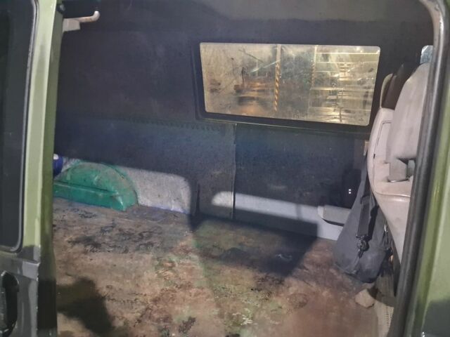 Зеленый Фольксваген Transporter, объемом двигателя 2.4 л и пробегом 300 тыс. км за 2400 $, фото 4 на Automoto.ua