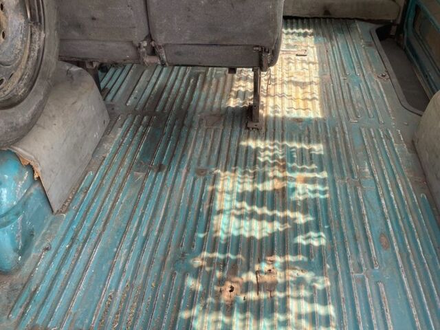 Зелений Фольксваген Transporter, об'ємом двигуна 2 л та пробігом 330 тис. км за 2500 $, фото 7 на Automoto.ua