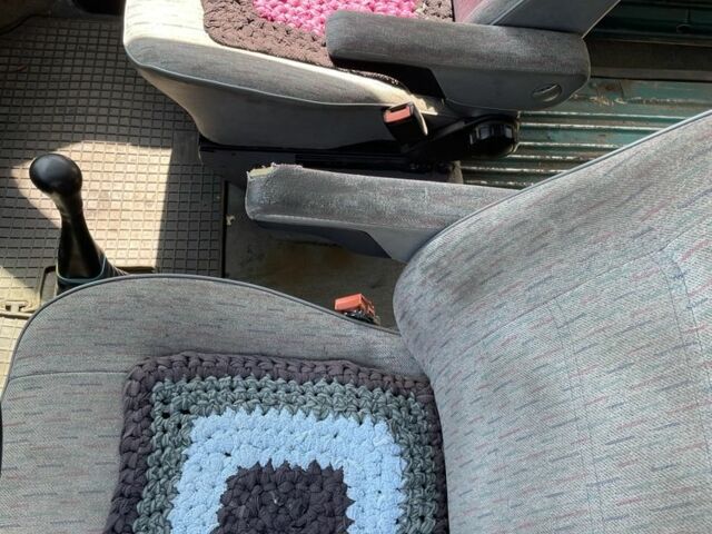 Зелений Фольксваген Transporter, об'ємом двигуна 2 л та пробігом 330 тис. км за 2500 $, фото 4 на Automoto.ua