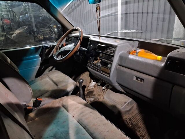 Зеленый Фольксваген Transporter, объемом двигателя 2.4 л и пробегом 300 тыс. км за 2400 $, фото 3 на Automoto.ua