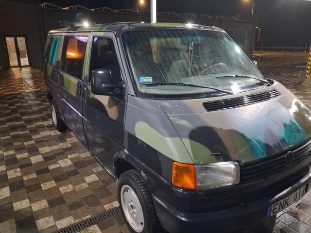 Зеленый Фольксваген Transporter, объемом двигателя 2.4 л и пробегом 300 тыс. км за 2400 $, фото 1 на Automoto.ua