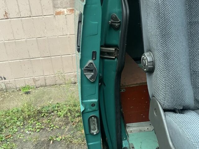 Фольксваген Transporter 1999 в Киеве на Automoto.ua Зеленый Фольксваген Transporter, объемом двигателя 2.5 л и пробегом 44 тыс. км за 3600 $, фото 7 на Automoto.ua