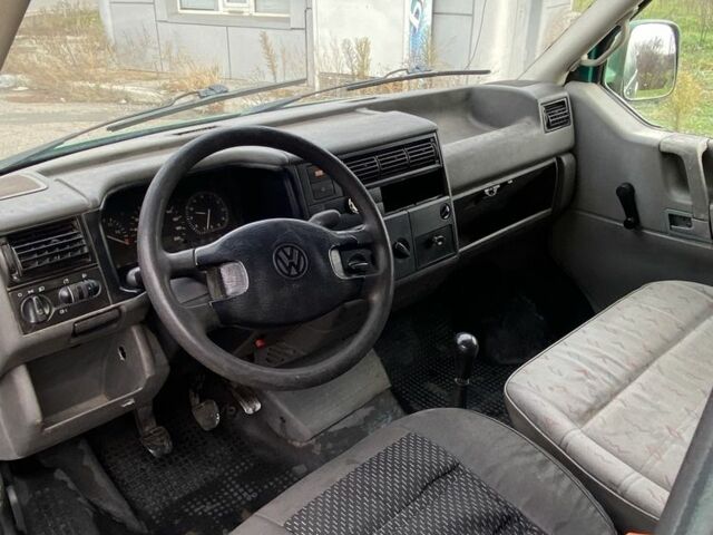 Зелений Фольксваген Transporter, об'ємом двигуна 2.4 л та пробігом 280 тис. км за 1543 $, фото 9 на Automoto.ua