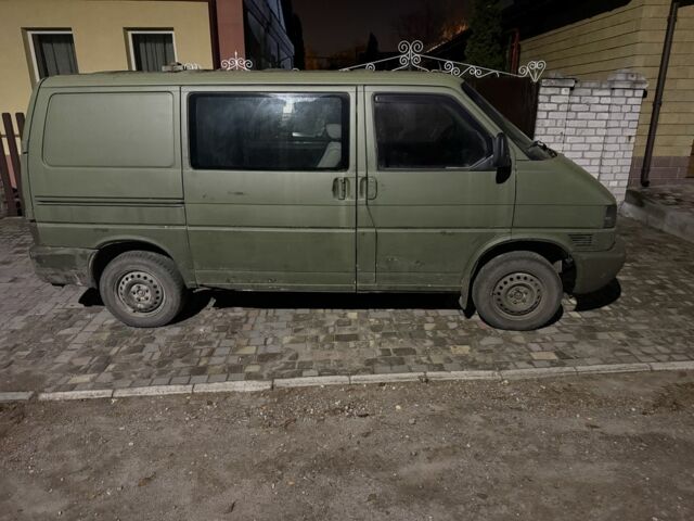 Зелений Фольксваген Transporter, об'ємом двигуна 2.4 л та пробігом 555 тис. км за 775 $, фото 1 на Automoto.ua