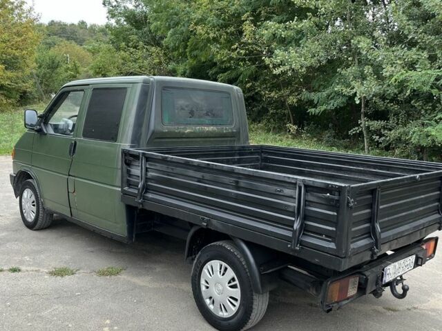 Зелений Фольксваген Transporter, об'ємом двигуна 2.4 л та пробігом 308 тис. км за 2750 $, фото 5 на Automoto.ua