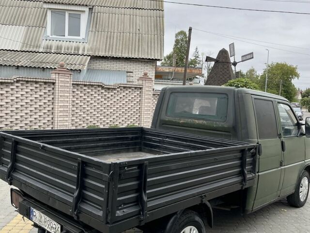 Зелений Фольксваген Transporter, об'ємом двигуна 2.4 л та пробігом 308 тис. км за 2750 $, фото 4 на Automoto.ua