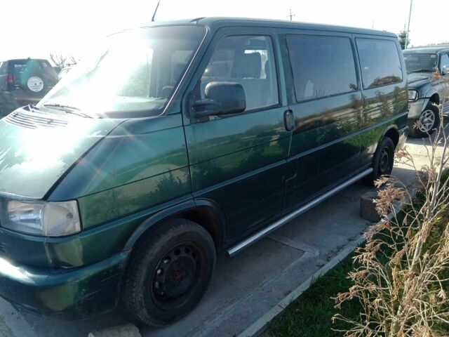 Зелений Фольксваген Transporter, об'ємом двигуна 2.5 л та пробігом 590 тис. км за 4732 $, фото 2 на Automoto.ua