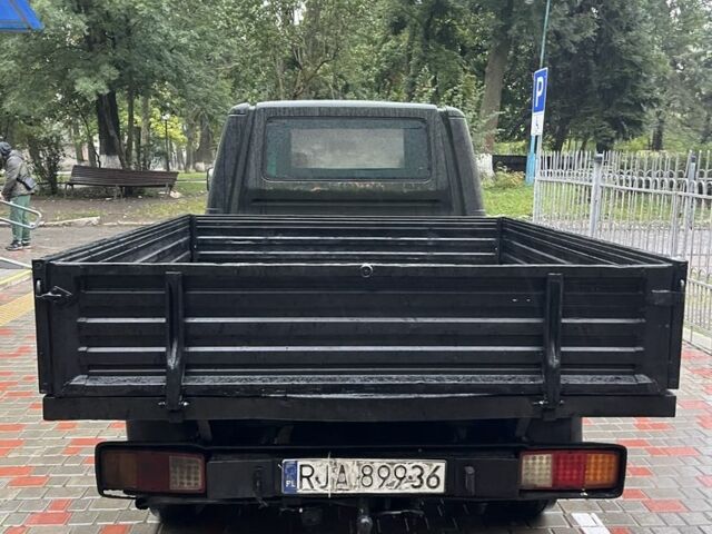 Зелений Фольксваген Transporter, об'ємом двигуна 2.4 л та пробігом 255 тис. км за 2950 $, фото 4 на Automoto.ua