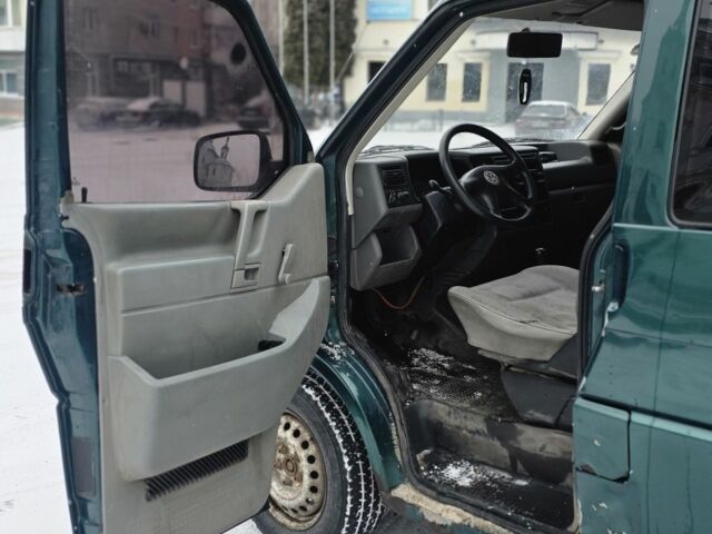 Зеленый Фольксваген Transporter, объемом двигателя 2.5 л и пробегом 340 тыс. км за 2750 $, фото 8 на Automoto.ua