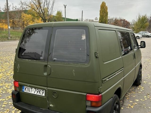 Зелений Фольксваген Transporter, об'ємом двигуна 2.5 л та пробігом 407 тис. км за 2700 $, фото 2 на Automoto.ua