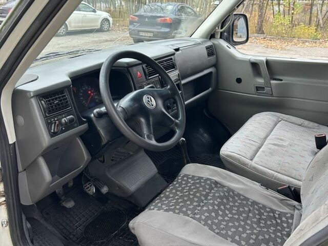 Зелений Фольксваген Transporter, об'ємом двигуна 2.5 л та пробігом 407 тис. км за 2700 $, фото 6 на Automoto.ua