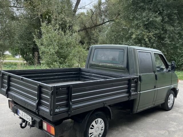 Зелений Фольксваген Transporter, об'ємом двигуна 2.4 л та пробігом 308 тис. км за 2750 $, фото 4 на Automoto.ua