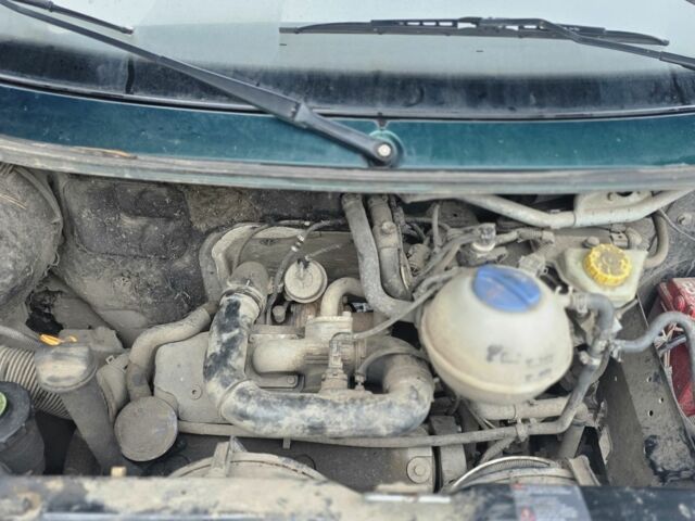 Зеленый Фольксваген Transporter, объемом двигателя 2.5 л и пробегом 340 тыс. км за 2750 $, фото 21 на Automoto.ua