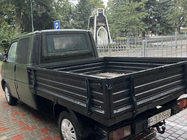 Зелений Фольксваген Transporter, об'ємом двигуна 2.4 л та пробігом 255 тис. км за 2950 $, фото 5 на Automoto.ua
