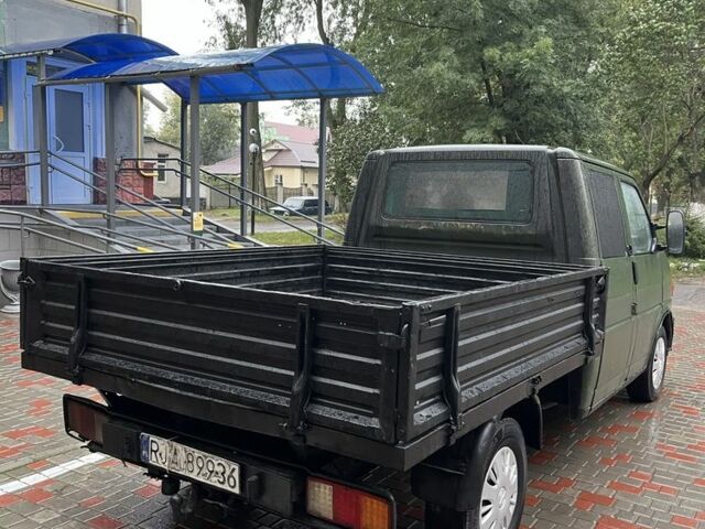 Зелений Фольксваген Transporter, об'ємом двигуна 2.4 л та пробігом 255 тис. км за 2950 $, фото 3 на Automoto.ua