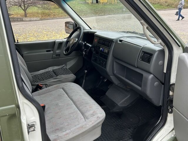 Зеленый Фольксваген Transporter, объемом двигателя 2.5 л и пробегом 407 тыс. км за 2700 $, фото 7 на Automoto.ua