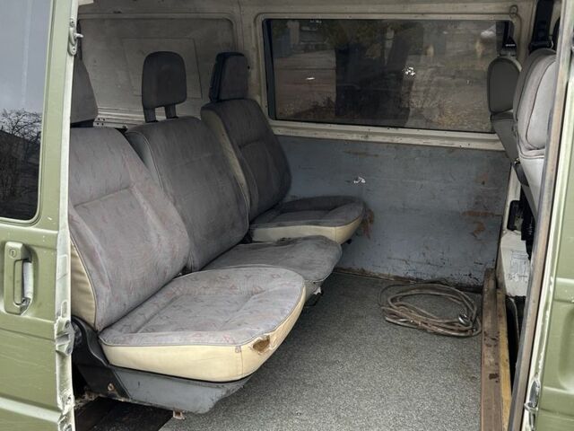 Зелений Фольксваген Transporter, об'ємом двигуна 2.5 л та пробігом 407 тис. км за 2700 $, фото 8 на Automoto.ua