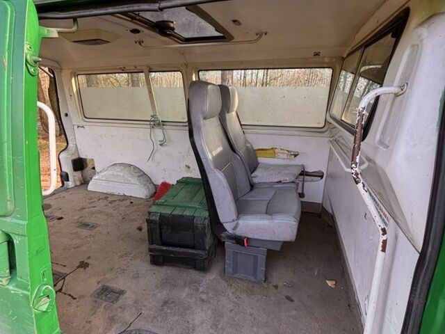 Зеленый Фольксваген Transporter, объемом двигателя 1.9 л и пробегом 750 тыс. км за 2700 $, фото 6 на Automoto.ua