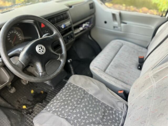 Зелений Фольксваген Transporter, об'ємом двигуна 0 л та пробігом 300 тис. км за 2600 $, фото 6 на Automoto.ua