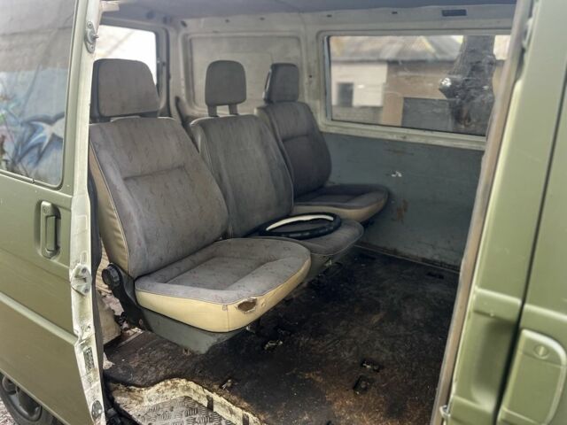 Зелений Фольксваген Transporter, об'ємом двигуна 0 л та пробігом 300 тис. км за 2600 $, фото 9 на Automoto.ua