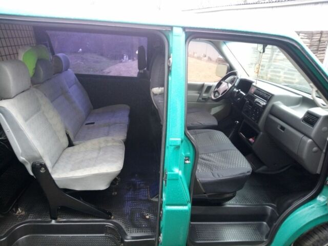 Зеленый Фольксваген Transporter, объемом двигателя 0 л и пробегом 250 тыс. км за 6000 $, фото 4 на Automoto.ua