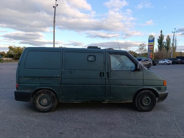 Зелений Фольксваген Transporter, об'ємом двигуна 2.5 л та пробігом 833 тис. км за 2200 $, фото 3 на Automoto.ua