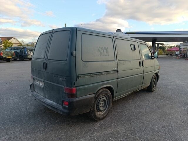 Зелений Фольксваген Transporter, об'ємом двигуна 2.5 л та пробігом 833 тис. км за 2200 $, фото 4 на Automoto.ua