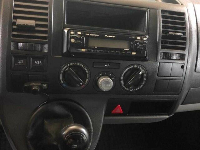 Зеленый Фольксваген Transporter, объемом двигателя 1.9 л и пробегом 310 тыс. км за 4500 $, фото 6 на Automoto.ua