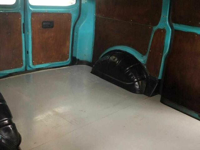 Зеленый Фольксваген Transporter, объемом двигателя 1.9 л и пробегом 310 тыс. км за 4500 $, фото 4 на Automoto.ua