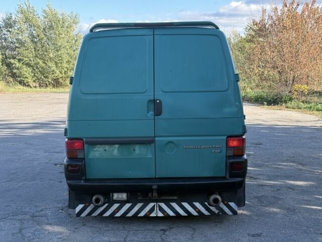 Зеленый Фольксваген Transporter, объемом двигателя 2.5 л и пробегом 309 тыс. км за 4500 $, фото 4 на Automoto.ua