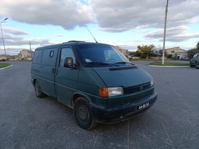 Зелений Фольксваген Transporter, об'ємом двигуна 2.5 л та пробігом 833 тис. км за 2200 $, фото 1 на Automoto.ua