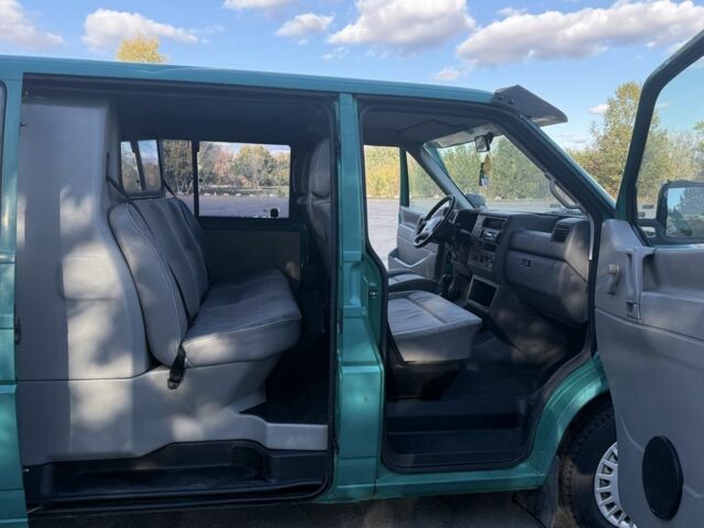 Зеленый Фольксваген Transporter, объемом двигателя 2.5 л и пробегом 309 тыс. км за 4500 $, фото 11 на Automoto.ua