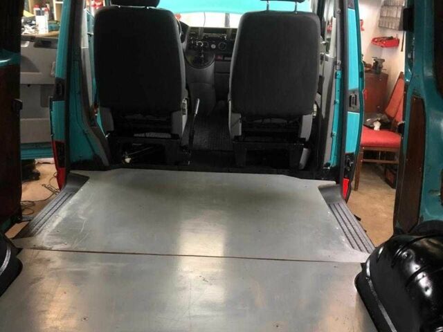 Зеленый Фольксваген Transporter, объемом двигателя 1.9 л и пробегом 310 тыс. км за 4500 $, фото 7 на Automoto.ua