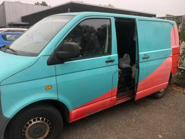 Зеленый Фольксваген Transporter, объемом двигателя 1.9 л и пробегом 310 тыс. км за 4500 $, фото 2 на Automoto.ua