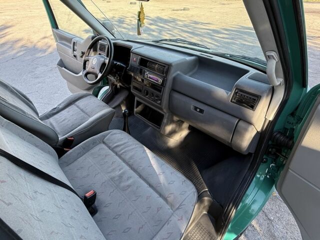 Зеленый Фольксваген Transporter, объемом двигателя 2.5 л и пробегом 309 тыс. км за 4500 $, фото 15 на Automoto.ua