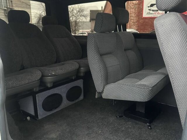 Зелений Фольксваген Transporter, об'ємом двигуна 2.5 л та пробігом 327 тис. км за 7300 $, фото 5 на Automoto.ua