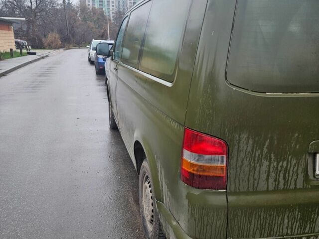 Зелений Фольксваген Transporter, об'ємом двигуна 2.5 л та пробігом 300 тис. км за 4600 $, фото 2 на Automoto.ua