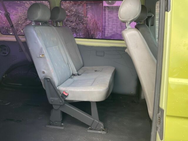 Зелений Фольксваген Transporter, об'ємом двигуна 1.9 л та пробігом 350 тис. км за 4487 $, фото 4 на Automoto.ua