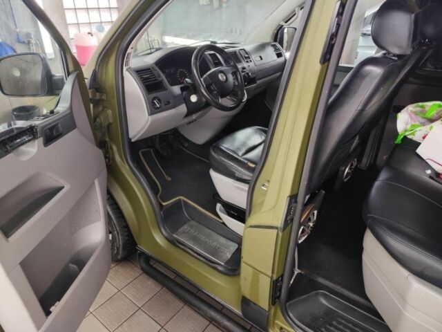 Зеленый Фольксваген Transporter, объемом двигателя 2 л и пробегом 220 тыс. км за 3500 $, фото 6 на Automoto.ua