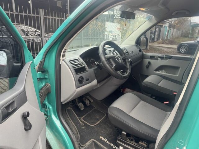 Зелений Фольксваген Transporter, об'ємом двигуна 1.9 л та пробігом 235 тис. км за 6000 $, фото 3 на Automoto.ua