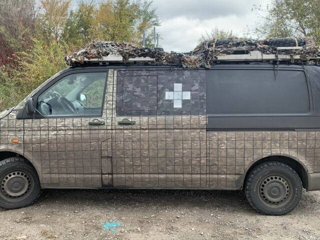 Зеленый Фольксваген Transporter, объемом двигателя 2.5 л и пробегом 380 тыс. км за 9500 $, фото 1 на Automoto.ua