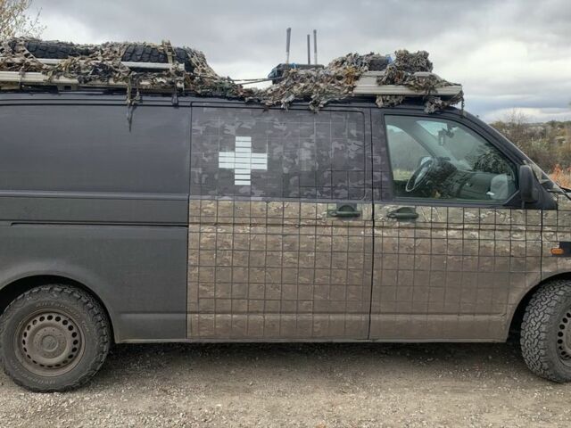 Зеленый Фольксваген Transporter, объемом двигателя 2.5 л и пробегом 380 тыс. км за 9500 $, фото 2 на Automoto.ua